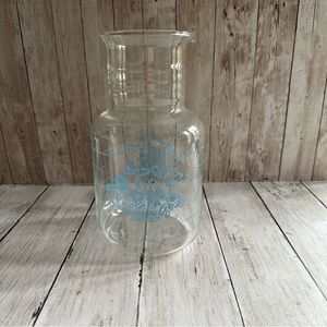 VINTAGE PREOWNED PYREX GLASS JUG PITCHER BLUE FLORAL PRINT 2 QT